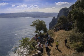 15 DSC_0244.1Falaise surplombant phare.jpg