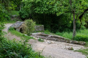 FONTAINE VOUTEE DE MONTALIES.jpg